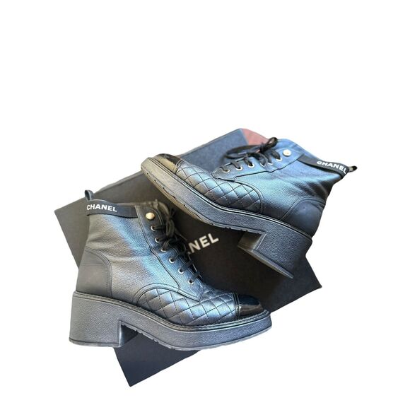 CHANEL Logo Pearl Quilted Leather Lace Up Combat Boots Black w Box 39.5 - Picture 2 of 7